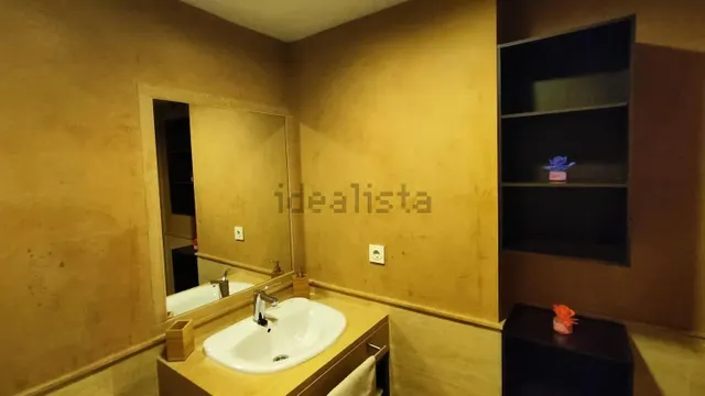 SE ALQUILA ESTUDIO EN SEGUNDA LINEA DE PLAYA — 18