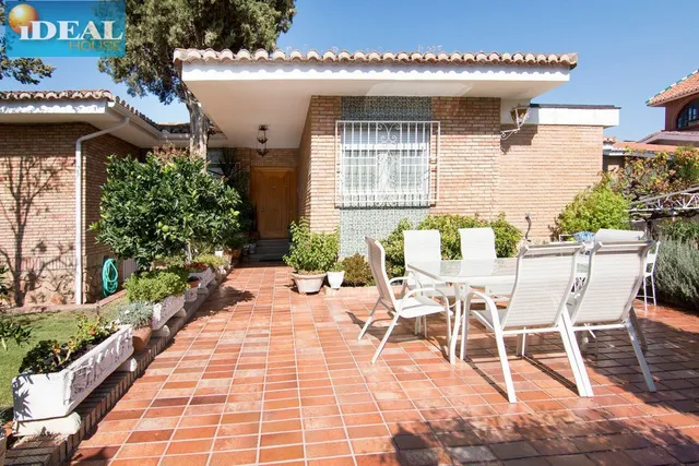 A6096J1. MAGNIFICO CHALET CON PISCINA EN COLINAS BERMEJAS — 35