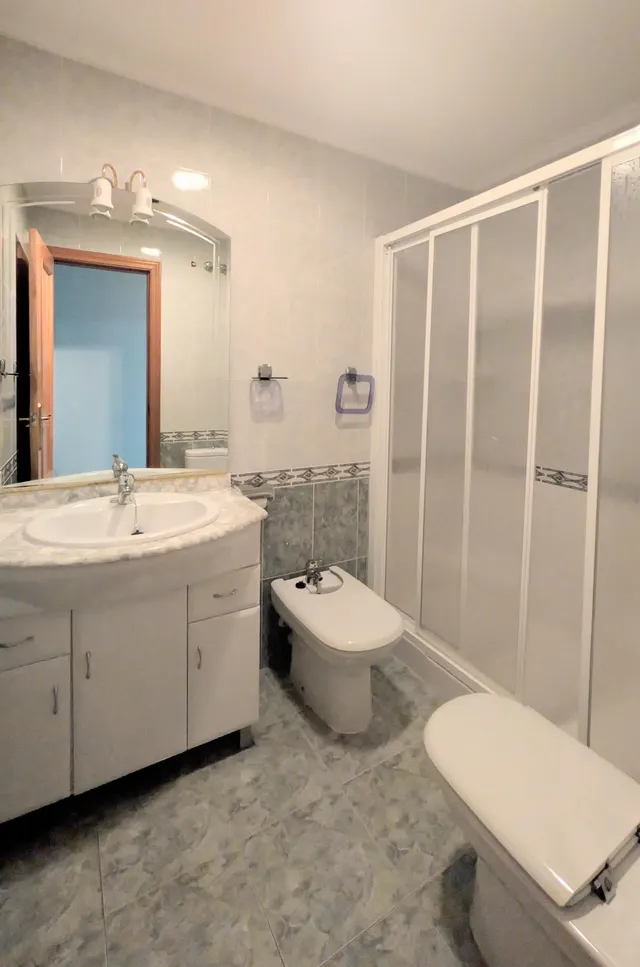 SECTOR 5, VIVIENDA MUY LUMINOSA, OBRA SEMINUEVA, CON ASCENSOR Y EXCELENTES VISTAS. — 13
