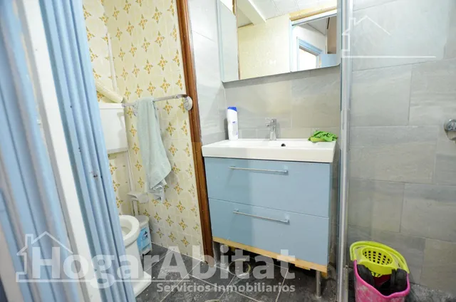 ¡Alicante centro! amplio, bonito y esquinero con balcón — 34