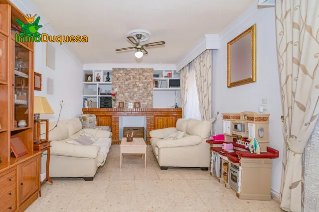 Casa de 7 dormitorios en La Zubia. (Con patio de 16 m2). — 14