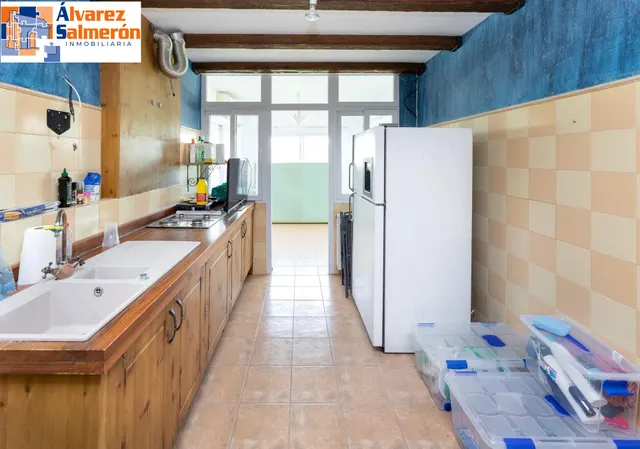 CHALET EN EL BARRIO DE MONACHIL — 37