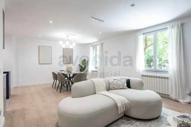 Elegante vivienda reformada de 3 dormitorios en Calle Bailén