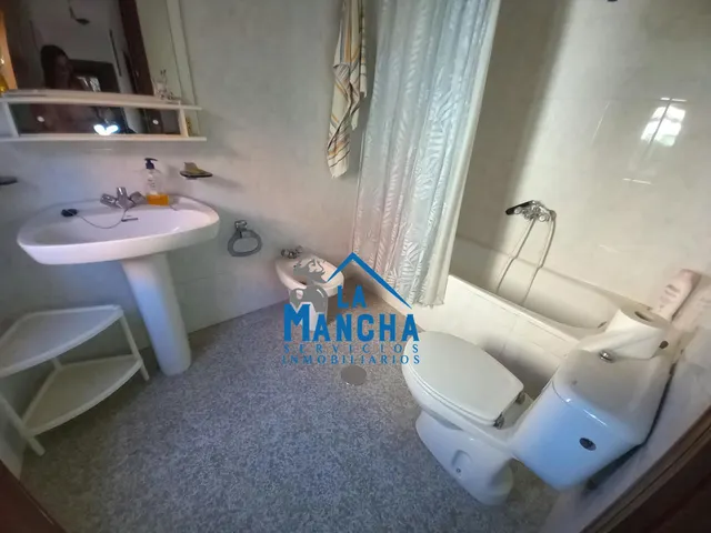 *53.000€* inmobiliaria la mancha vende casa con patio en Barrax ( Albacete ). — 27