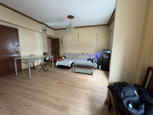 ¡OPORTUNIDAD! AMPLIO PISO EN VENTA EN EMILIA PARDO BAZAN - foto 4