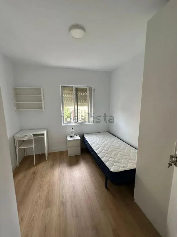 Totalmente reformada, exterior y con terraza. — 9
