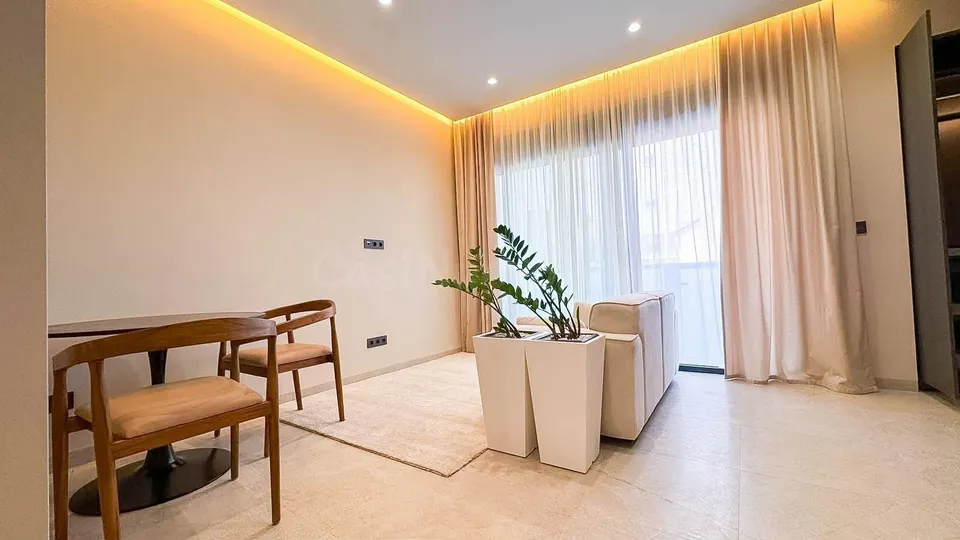 Estudio con terraza, Alicante, Torrevieja, Playa de los Locos. 44 m2, 250 metros al mar