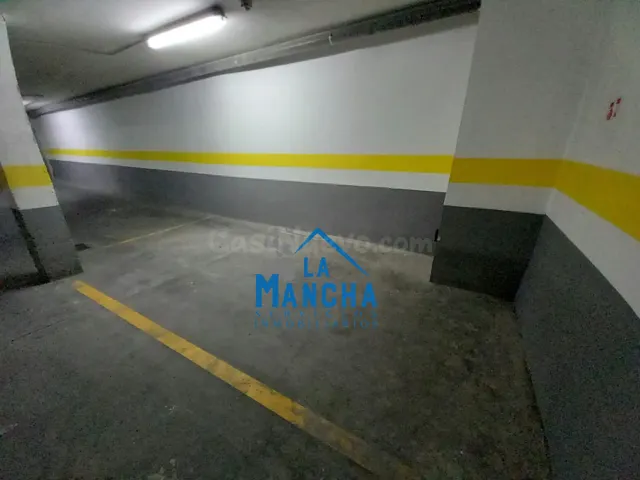 *70€ MENSUALES*. INMOBILIARIA LA MANCHA ALQUILA PLAZA DE GARAJE EN BARRIO INDUSTRIA. — 3