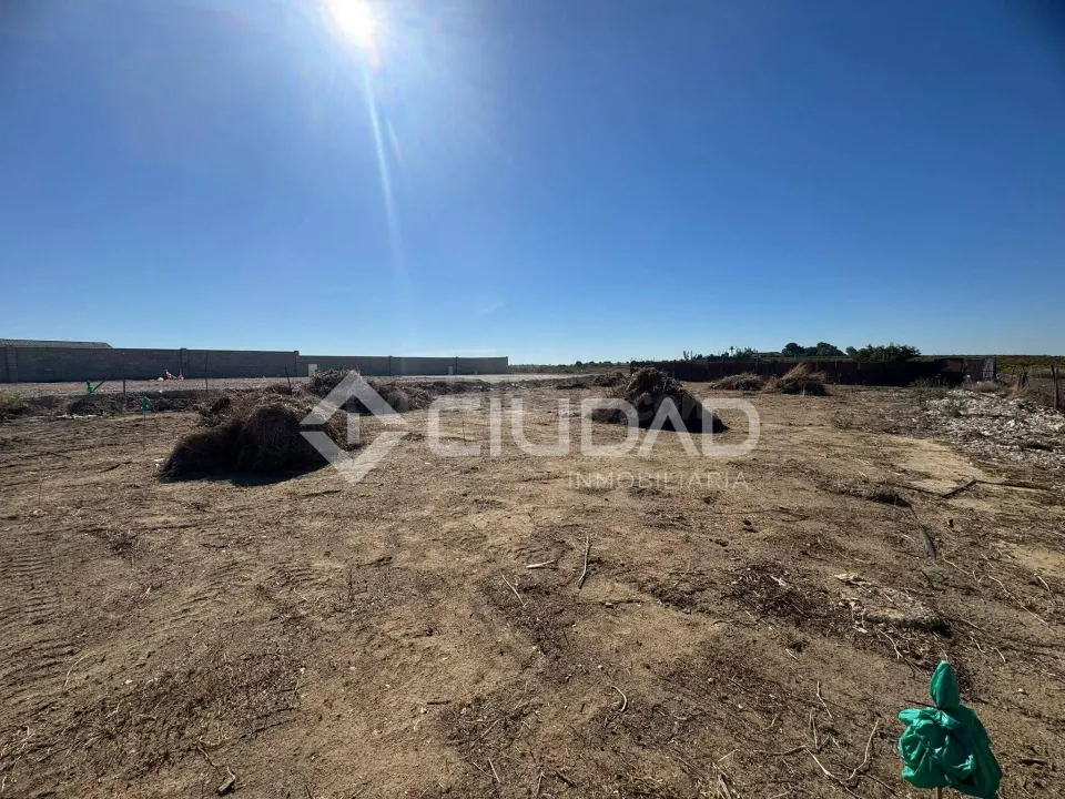Terreno rústico 950m2 en La Dehesilla - Las Palmeras