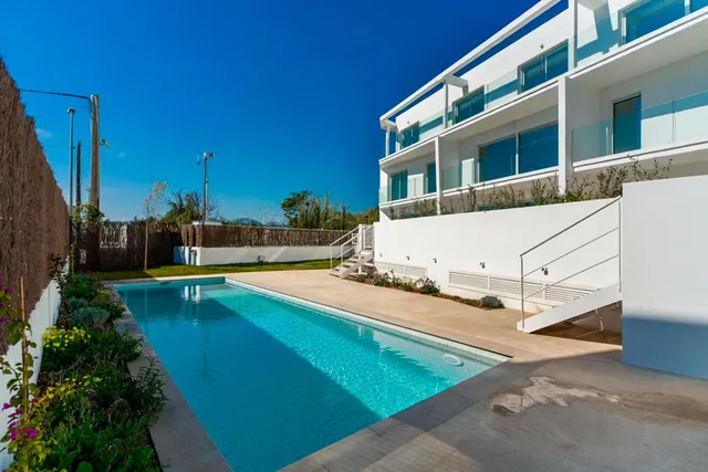 Atico en Venta en Calle de la Terrol.la — 18