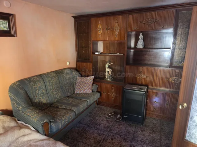 SE VENDE CASA EN GORDONCILLO DE DOS PLANTAS, PARA REFORMAR,  - foto 2
