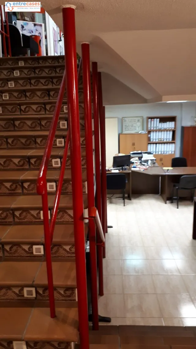 LOCAL COMERCIAL EN FUNCIONAMIENTO EN 9 DE OCTUBRE — 9