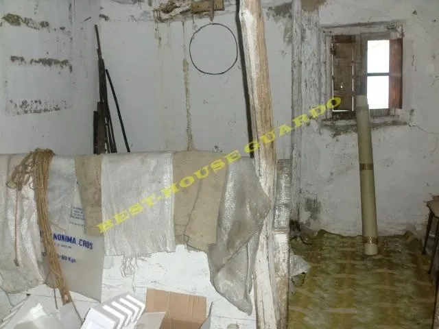 CASA COCHERA Y CHOCO PARA REFORMAR LAS HERAS — 16