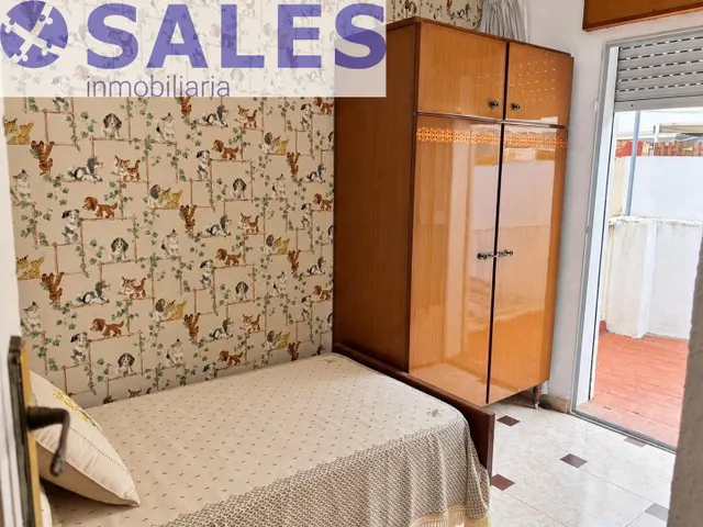 Casa adosada con terrazas, patio y buhardilla en ayora — 17