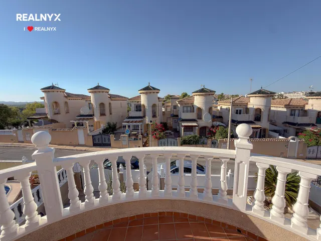 Orihuela Costa! Impresionante Villa Mediterranea con generosa parcela y amplias terrazas + Solarium privado con vistas panorámicas y piscina privada — 19