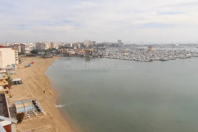 VIVIENDA EN PRIMERA LÍNEA EN TORREVIEJA - foto 2