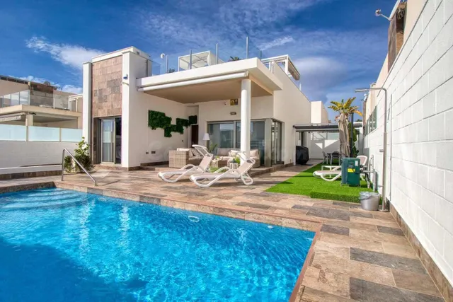 Oportunidad Villa 3 hab. con piscina en Orihuela Costa