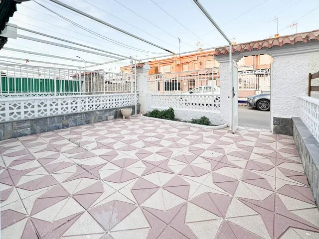 ¡Tu refugio junto al mar durante todo el año! Adosado con te - foto 2