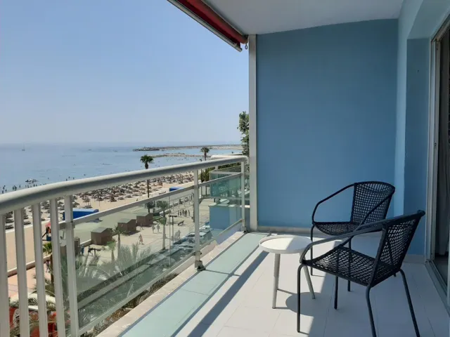 Alquiler vacacional en primera línea de playa.  VFT/MA/49044 / NRUA: ESFCTU0000290390002355820000000000000000VFT/MA/490447 — 3