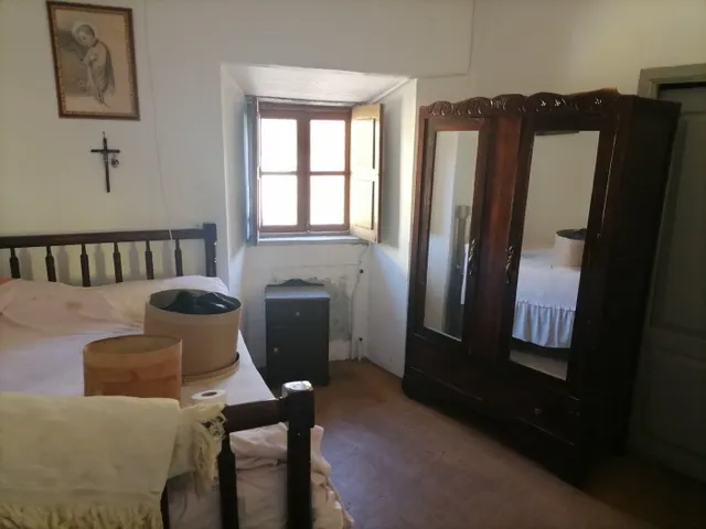 SE VENDE CASA DE PIEDRA PARA REFORMAR  EN CUBILLOS DEL SIL — 18