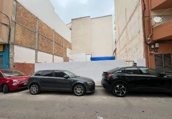 TERRENO URBANO EN VENTA EN EL CENTRO DE DÉNIA – IDEAL PARA PROMOCIÓN!