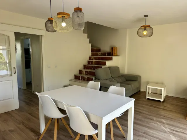 Duplex con apartamento independiente y patio privado en Málaga — 2