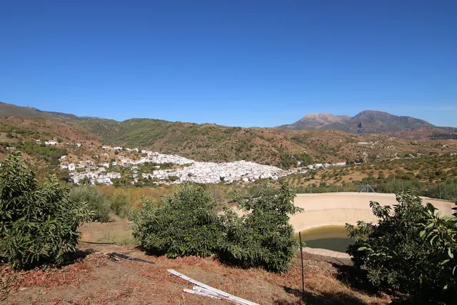 Finca rural con proyecto turístico en Tolox (Málaga) - 6.000 m² — 10