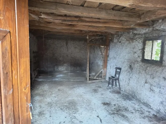 Conjunto Inmobiliario con Caserío tradicional y terreno. — 25