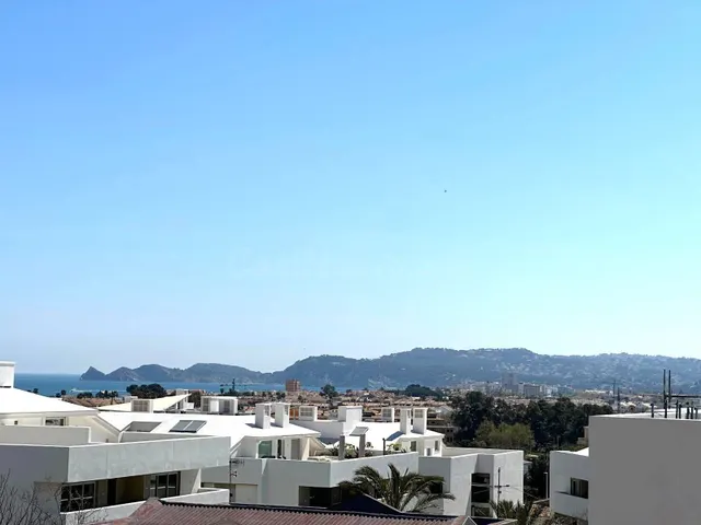 Ático con vistas al mar y 3 dormitorios en venta en Jávea