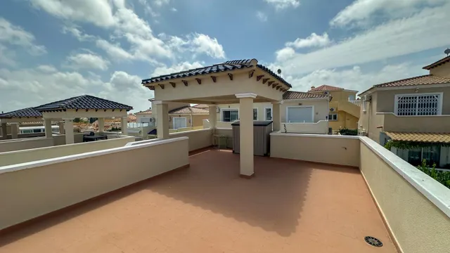 Venta de chalet adosado en ORIHUELA COSTA (LAS FILIPINAS) — 42