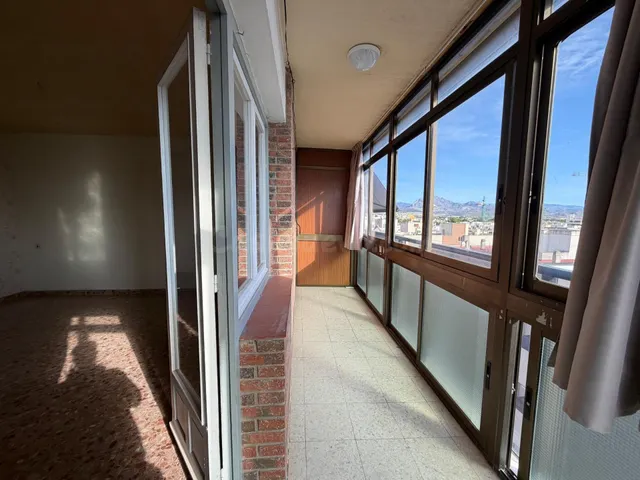 Amplia vivienda de 4 dormitorios en el centro de San Juan de Alicante — 3