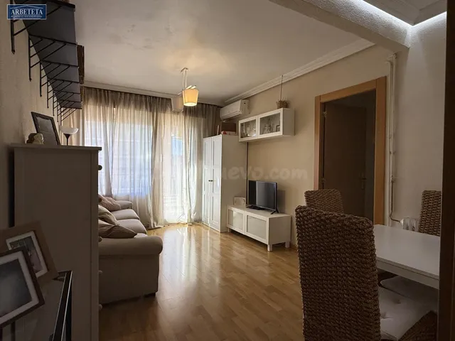 INMOBILIARIA ARBETETA VENDE PISO DE TRES DORMITORIOS Y TERRAZA EN LA ZONA CONSTITUCIÓN DE GUADALAJARA — 2
