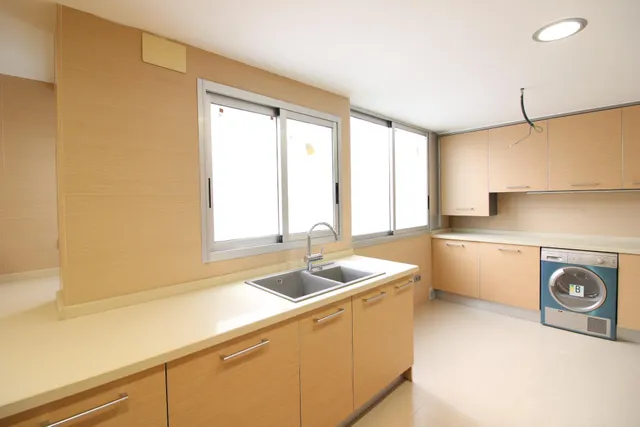EXCLUSIVA VIVIENDA DE CASI 200M2, REFORMADA A ESTRENAR Y A POCOS PASOS DEL CAUCE DEL TURIA — 17