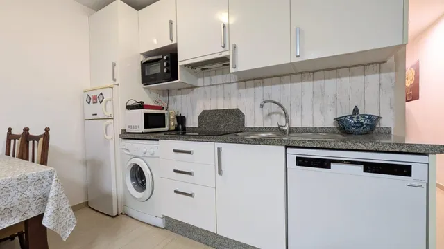 APARTAMENTO EN SEGUNDA LÍNEA DE PLAYA EN FUENGIROLA EN ALQUILER DE ENERO A JUNIO — 11