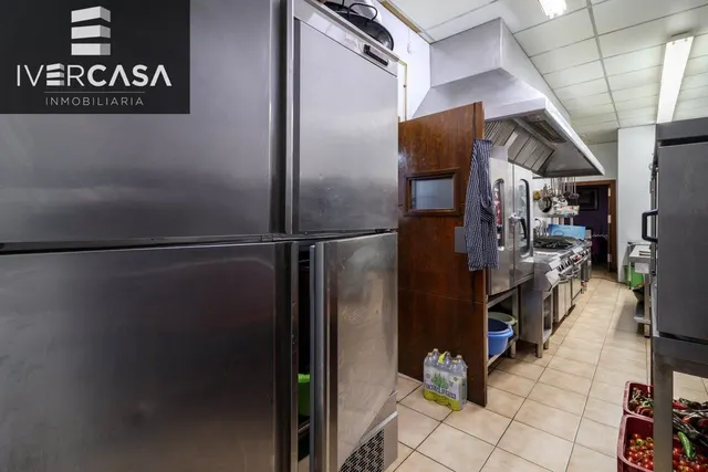 Restaurante completamente equipado y acondicionado, listo para funcionar. — 15