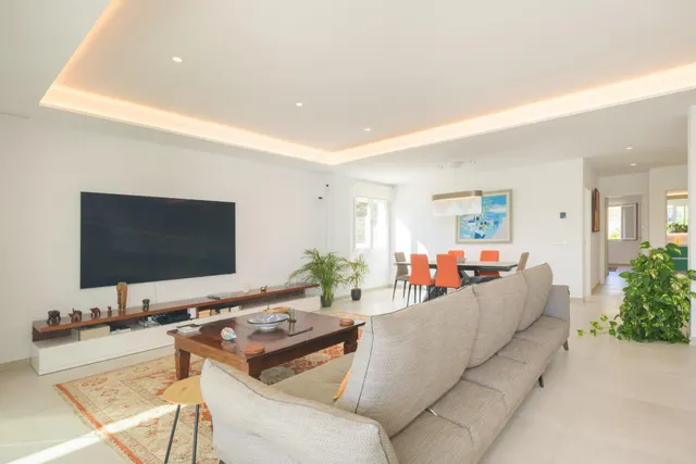Impresionante vivienda de lujo en Benalmádena con vistas infinitas al Mediterráneo — 8