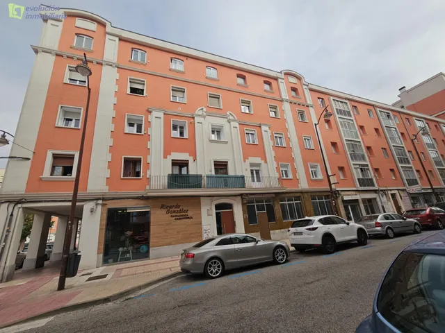 Venta de local en calle las calzadas — 17