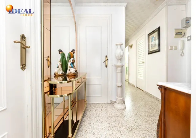 ¡Oportunidad única! Ático de 4 dormitorios y 2 baños con gran terraza frente al Colegio Agustinos (Arabial) — 5