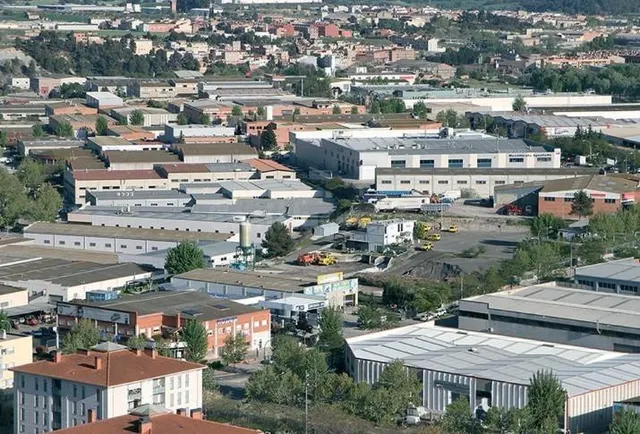 OPORTUNIDAD! NAVE INDUSTRIAL CON ALTA RENTABILIDAD - foto 2