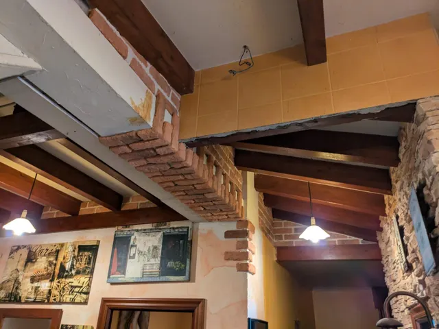 Planta baja independiente con porche y jardín privado en Vigo — 10