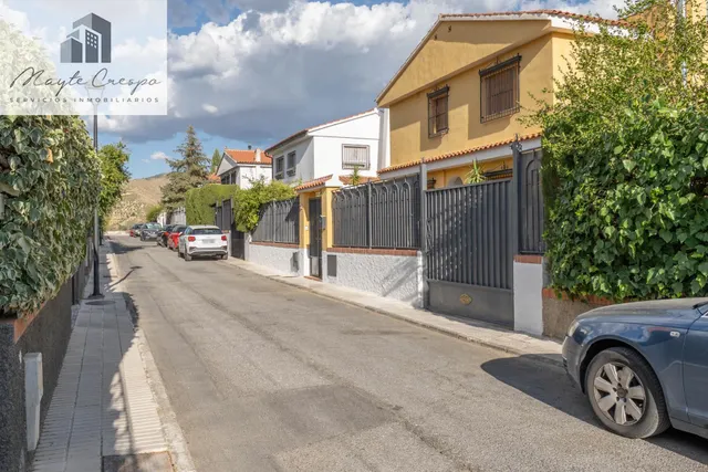 CHALET CON PISCINA Y JARDÍN A SOLO 10 MINUTOS DE GRANADA — 8