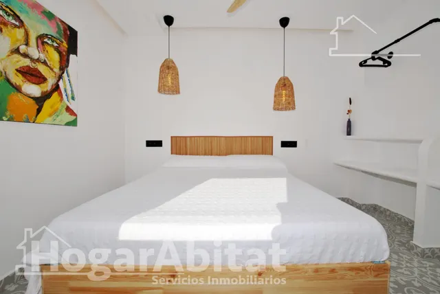 CASA SEMINUEVA Y ESQUINERA CON TERRAZA CERCA DE LA PLAYA — 40