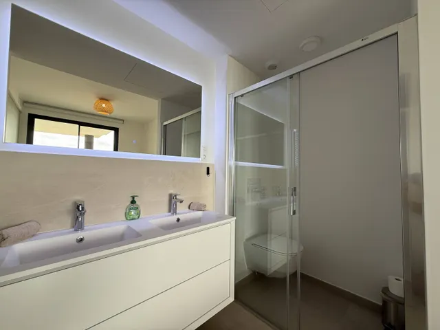 Apartamento premium de 2 habitaciones con vistas al mar a pocos metros de la playa en Fuengirola — 13