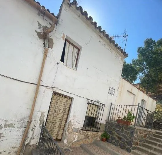 SE VENDE casa adosada OKUPA en C SAN ANTON 15 de Cuevas Baj - foto 3