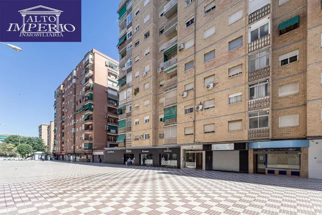 Piso de 3 dormitorios con terraza en plena zona Fontiveros — 2
