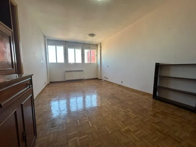 Piso en Calle Camarena — 5