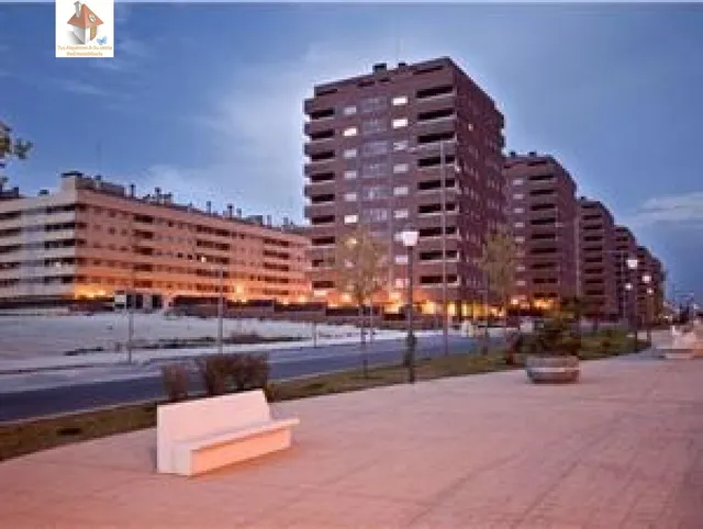 Venta de piso de 4 habitaciones con dos plazas de garaje — 12