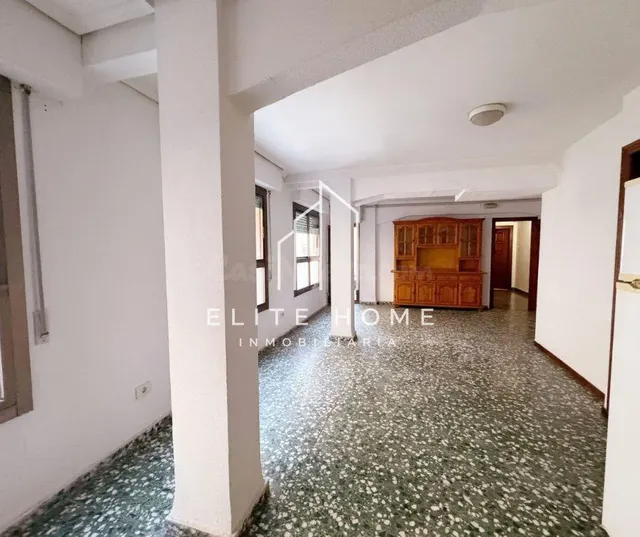 AMPLIO ENTRESUELO EXTERIOR  IDEAL PARA VIVIENDA EN PLENO CENTRO DE CASTELLÓN — 2