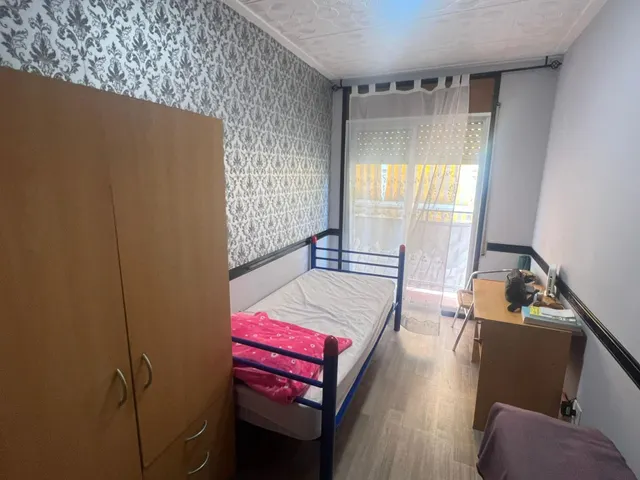 Amplio Apartamento con Terraza Privada en La Llàntia, Mataró — 9