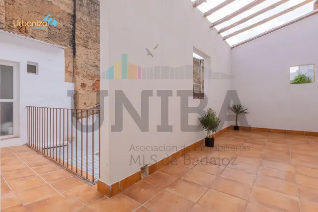 Piso totalmente reformado en el casco antiguo, junto a puerta palmas — 12